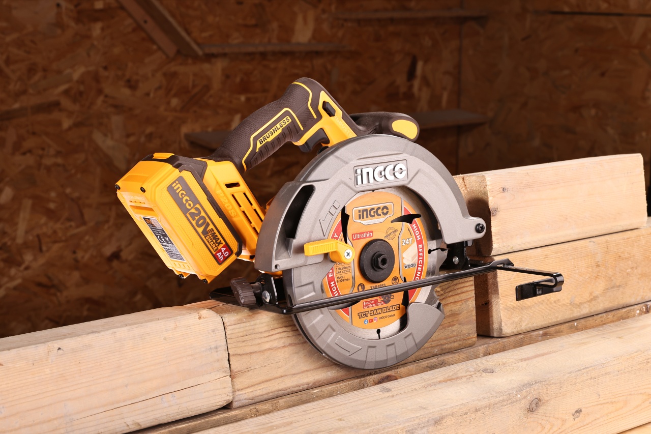 Fierăstrău Circular Ingco CSLI1851 20V Brushless 185mm - imagine 9