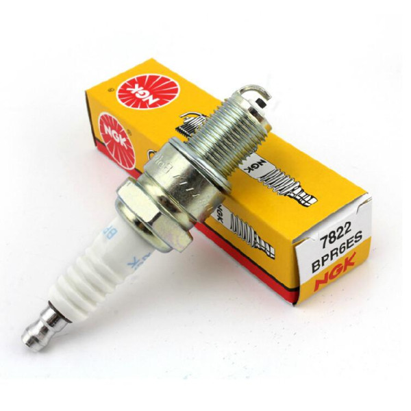 Bujie NGK BPR6ES pentru Motoare in 4 Timpi